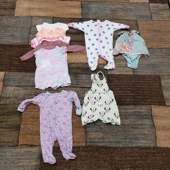 Baby girls size 0-3 months clothing bundle of 9 - Picture 1 of 5